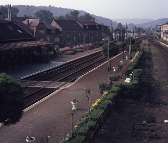 Yvoir - SNCB K04479-01 (2).jpg